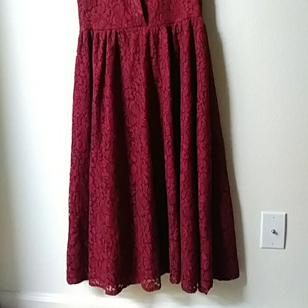 Dress - Picture 3 of 4